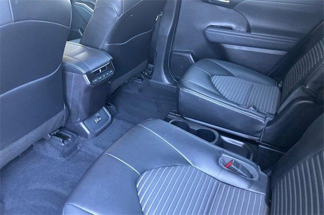 used 2022 Toyota Highlander car, priced at $36,888