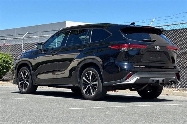 used 2022 Toyota Highlander car, priced at $36,888