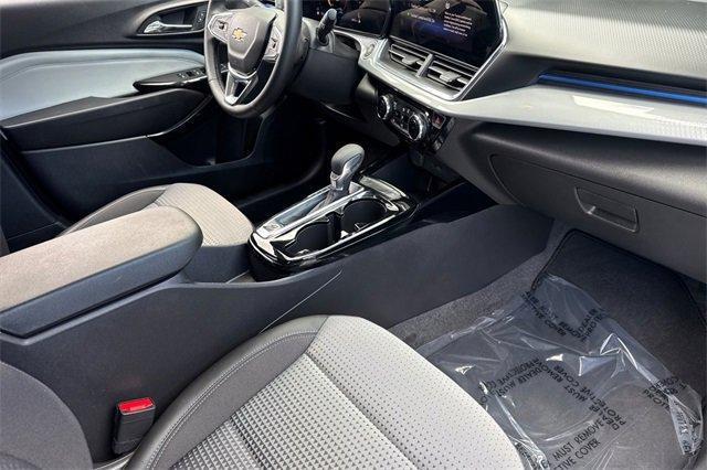 used 2025 Chevrolet Trax car