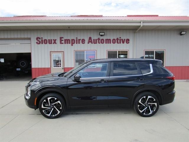 used 2022 Mitsubishi Outlander car, priced at $27,490