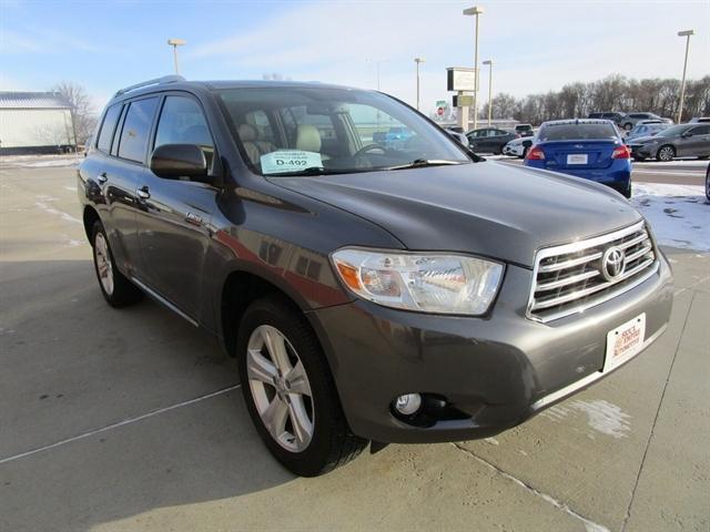 used 2009 Toyota Highlander car, priced at $13,500