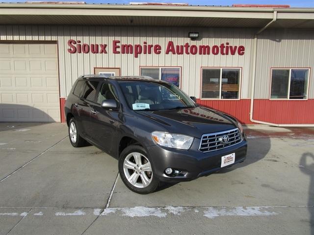 used 2009 Toyota Highlander car, priced at $13,500