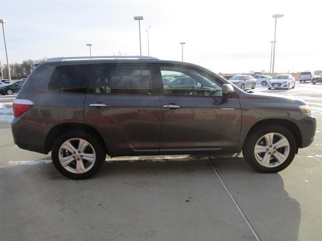 used 2009 Toyota Highlander car, priced at $13,500