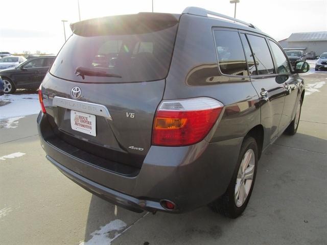 used 2009 Toyota Highlander car, priced at $13,500