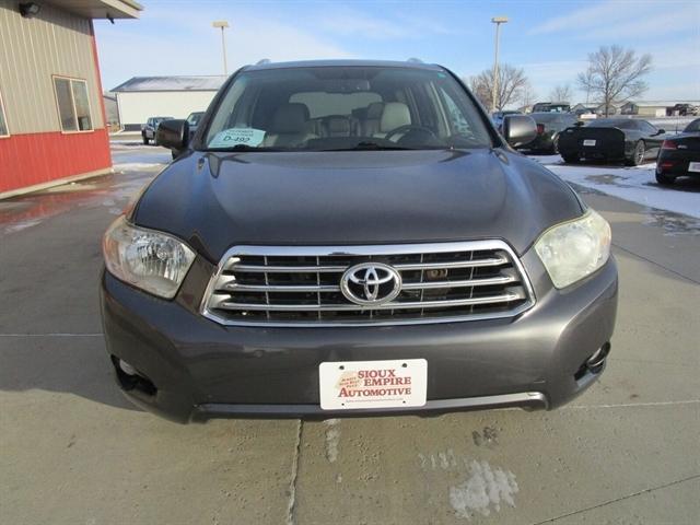 used 2009 Toyota Highlander car, priced at $13,500