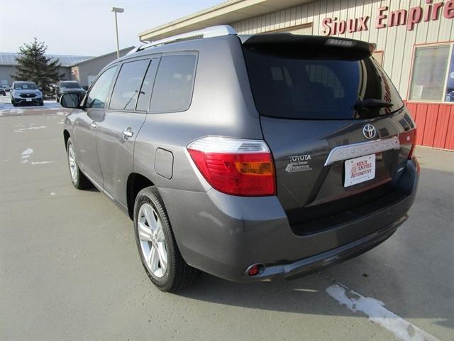 used 2009 Toyota Highlander car, priced at $13,500