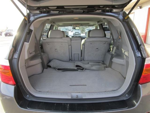 used 2009 Toyota Highlander car, priced at $13,500