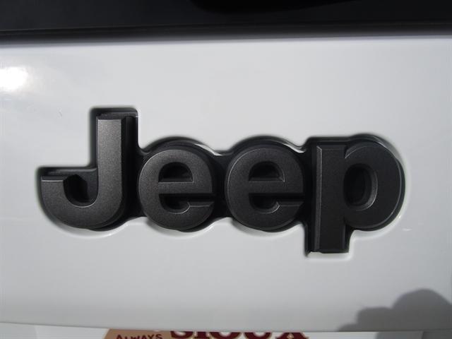 used 2020 Jeep Cherokee car, priced at $26,399