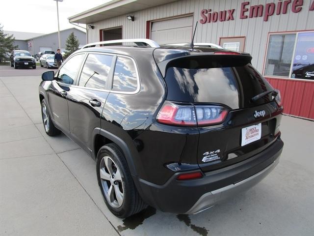 used 2021 Jeep Cherokee car, priced at $25,699