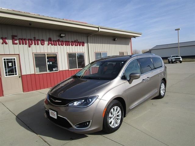 used 2018 Chrysler Pacifica car, priced at $18,990