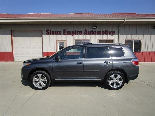 used 2012 Toyota Highlander car, priced at $14,990