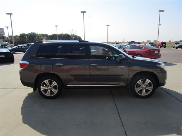 used 2012 Toyota Highlander car, priced at $14,990