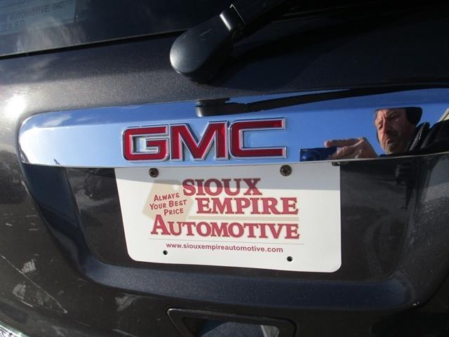 used 2015 GMC Acadia car, priced at $9,500