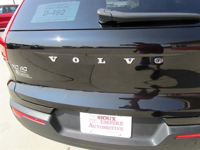 used 2021 Volvo XC40 car, priced at $24,990