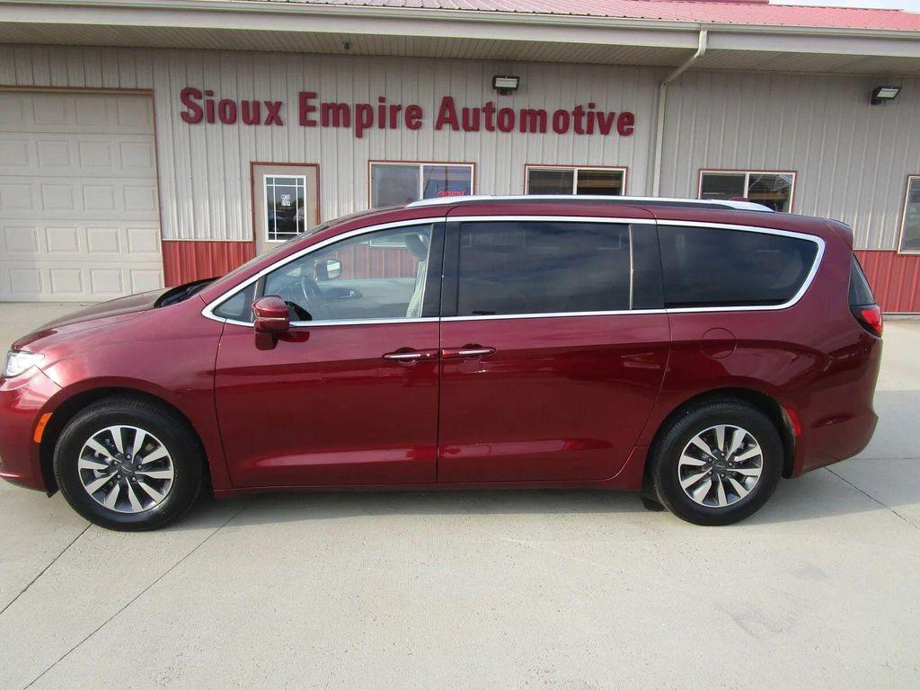 used 2021 Chrysler Pacifica car, priced at $21,890