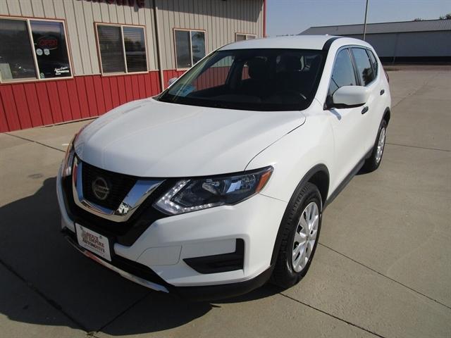 used 2020 Nissan Rogue car, priced at $17,490