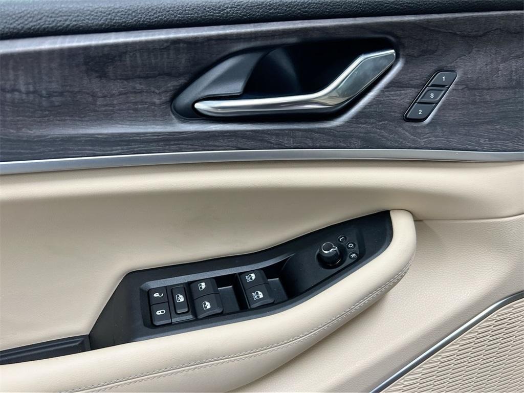 new 2025 Jeep Grand Cherokee car, priced at $45,638