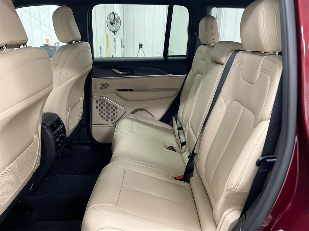new 2025 Jeep Grand Cherokee car, priced at $45,638