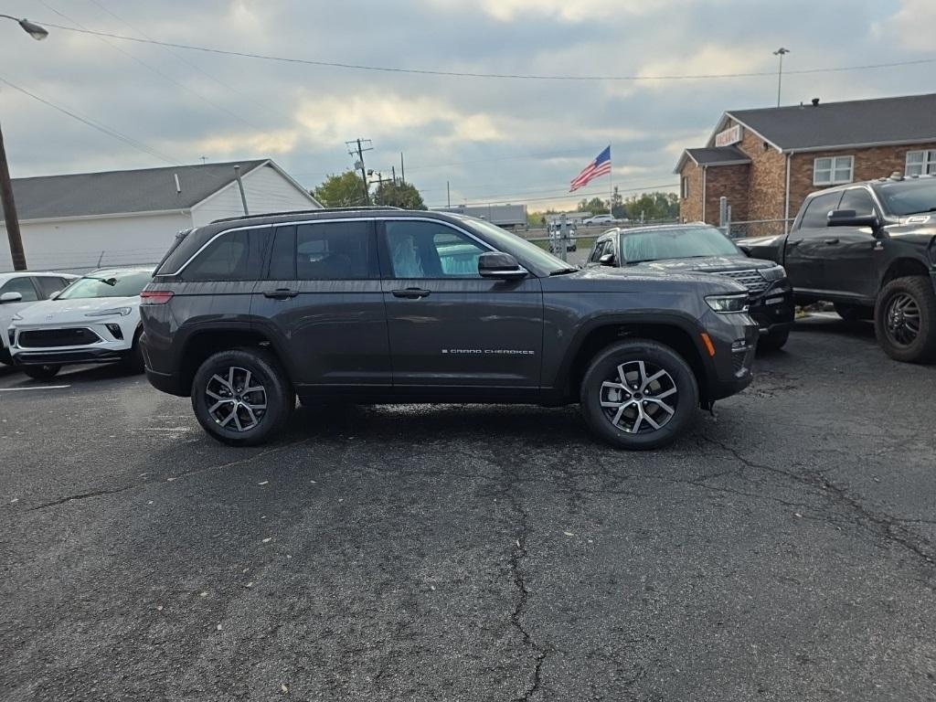 new 2025 Jeep Grand Cherokee car, priced at $38,482