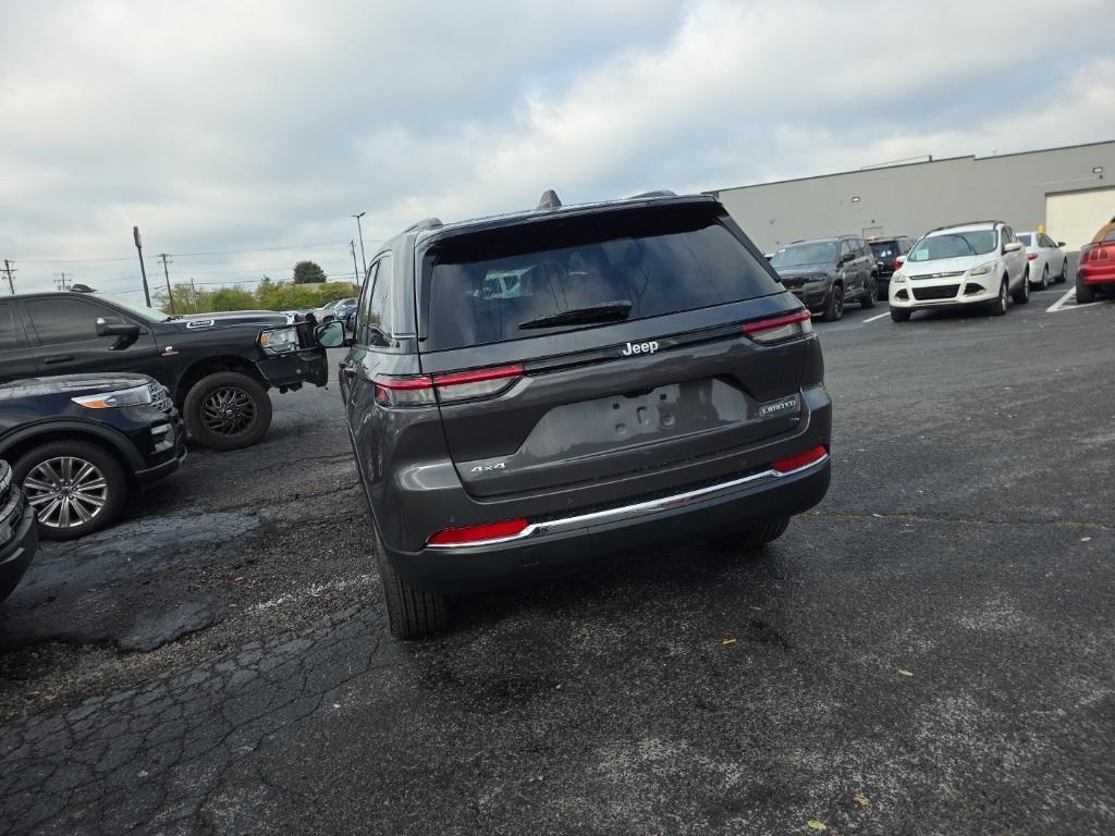 new 2025 Jeep Grand Cherokee car, priced at $38,482