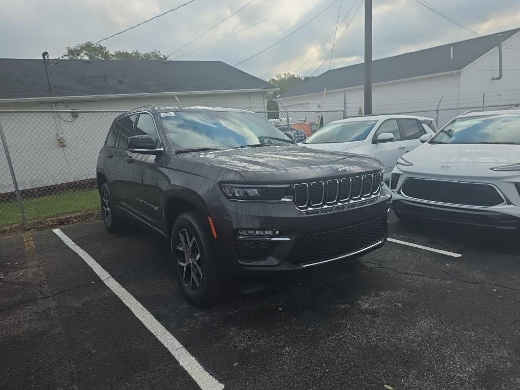 new 2025 Jeep Grand Cherokee car, priced at $38,482