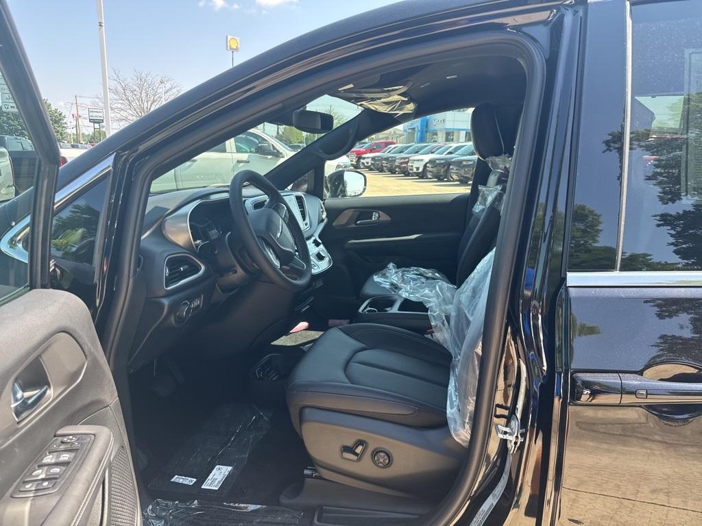 new 2025 Chrysler Voyager car, priced at $39,051