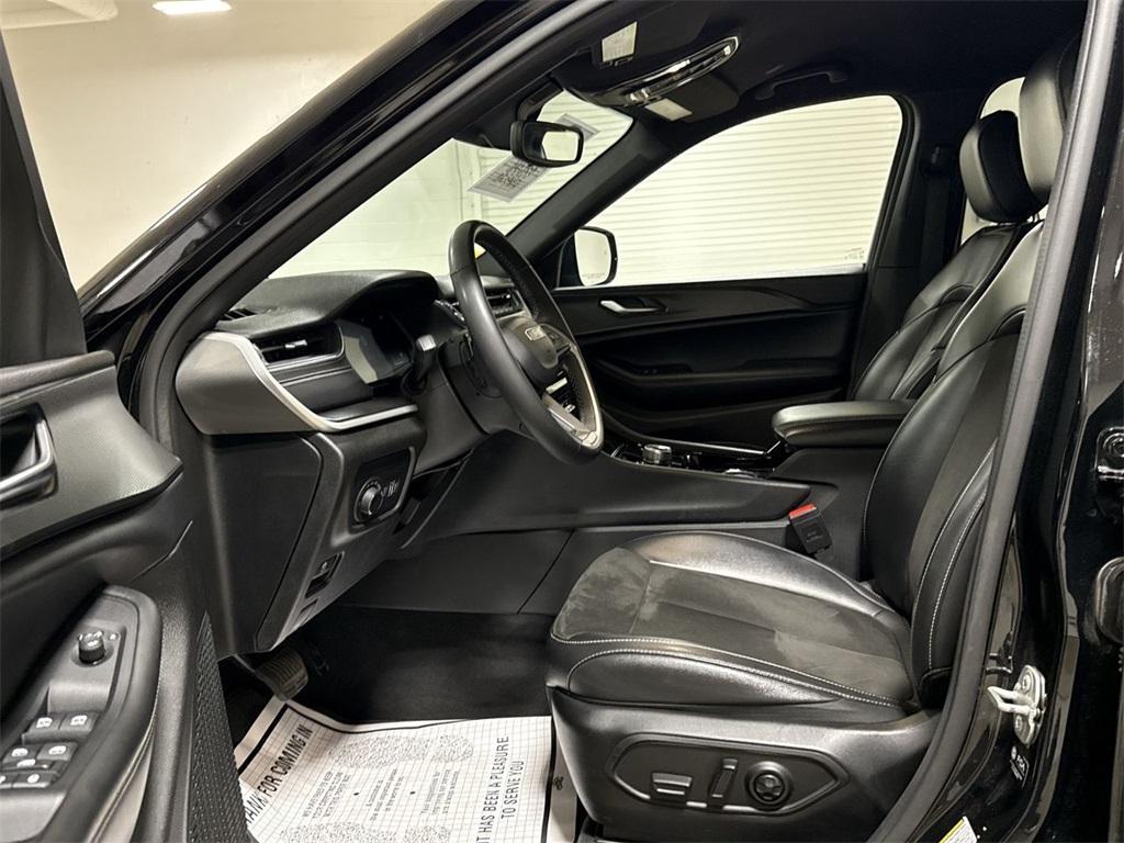 used 2023 Jeep Grand Cherokee L car, priced at $28,987