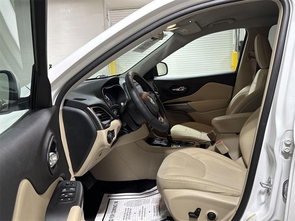 used 2019 Jeep Cherokee car, priced at $15,987