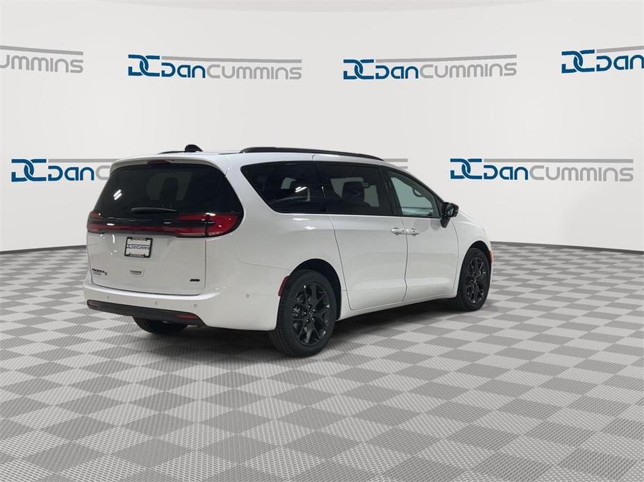 new 2024 Chrysler Pacifica car, priced at $49,864