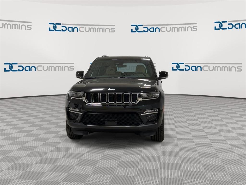 new 2025 Jeep Grand Cherokee car, priced at $45,638