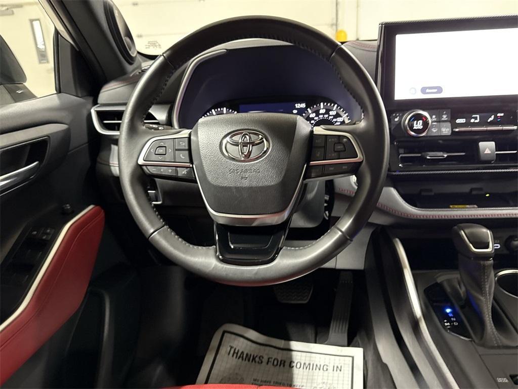 used 2023 Toyota Highlander car, priced at $39,587