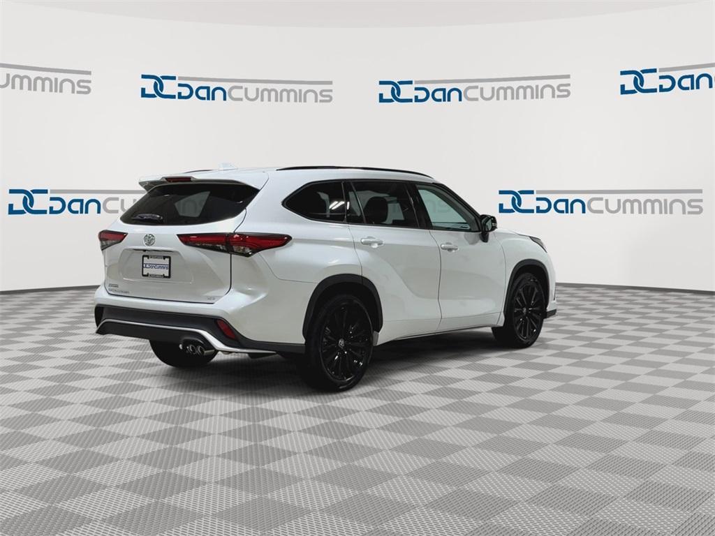 used 2023 Toyota Highlander car, priced at $39,587