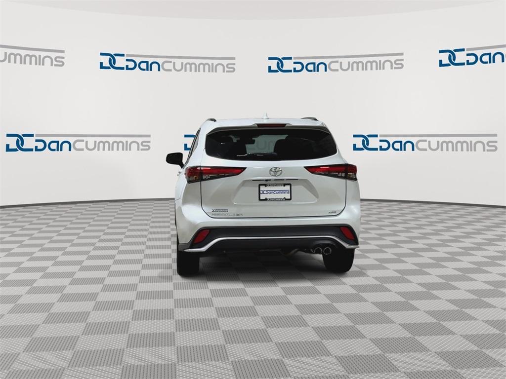 used 2023 Toyota Highlander car, priced at $39,587
