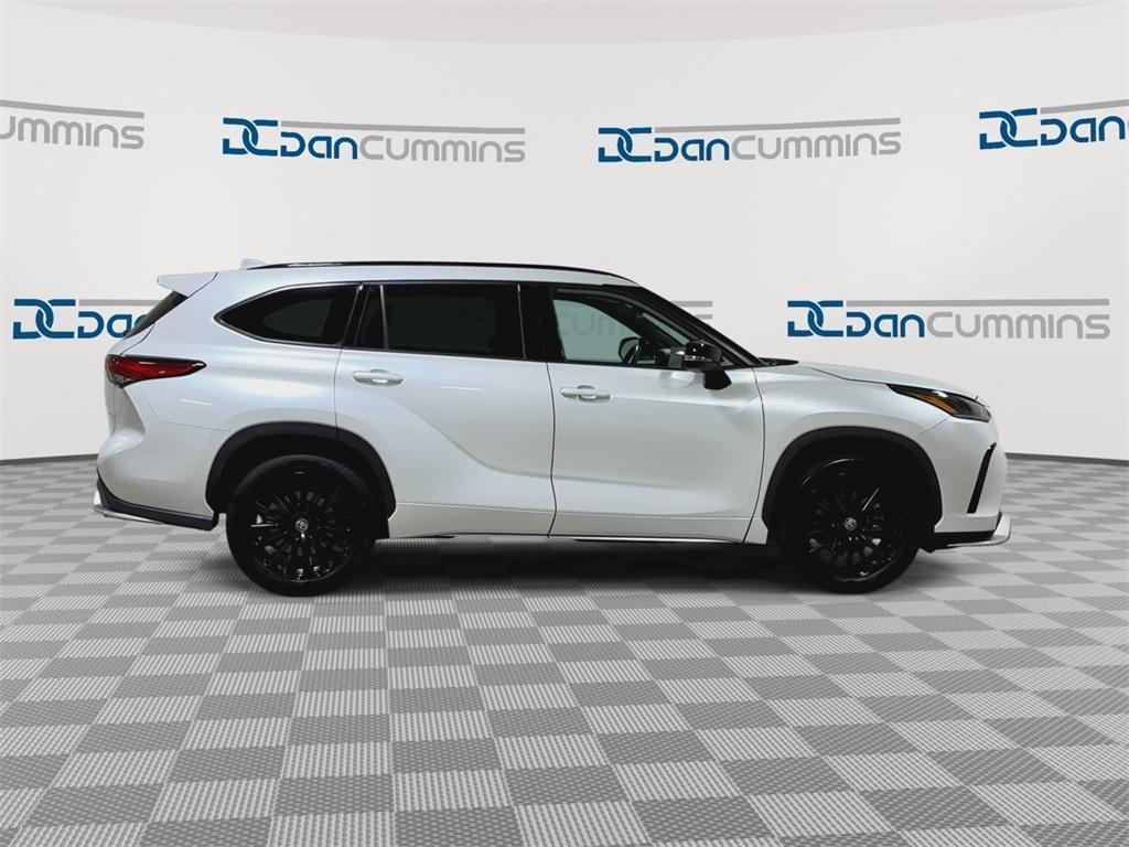 used 2023 Toyota Highlander car, priced at $39,587
