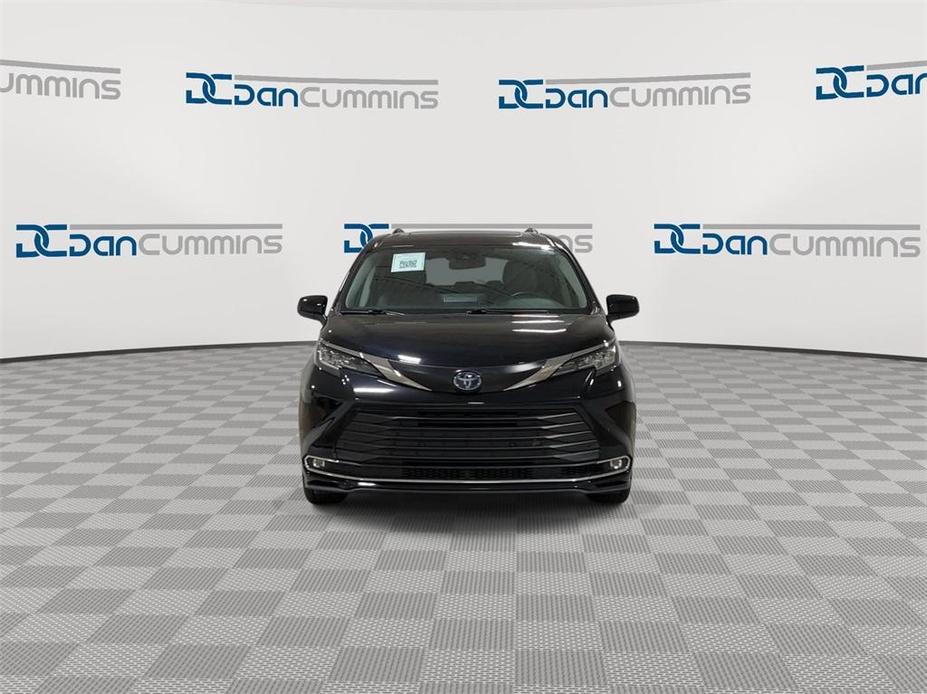 used 2023 Toyota Sienna car, priced at $39,987