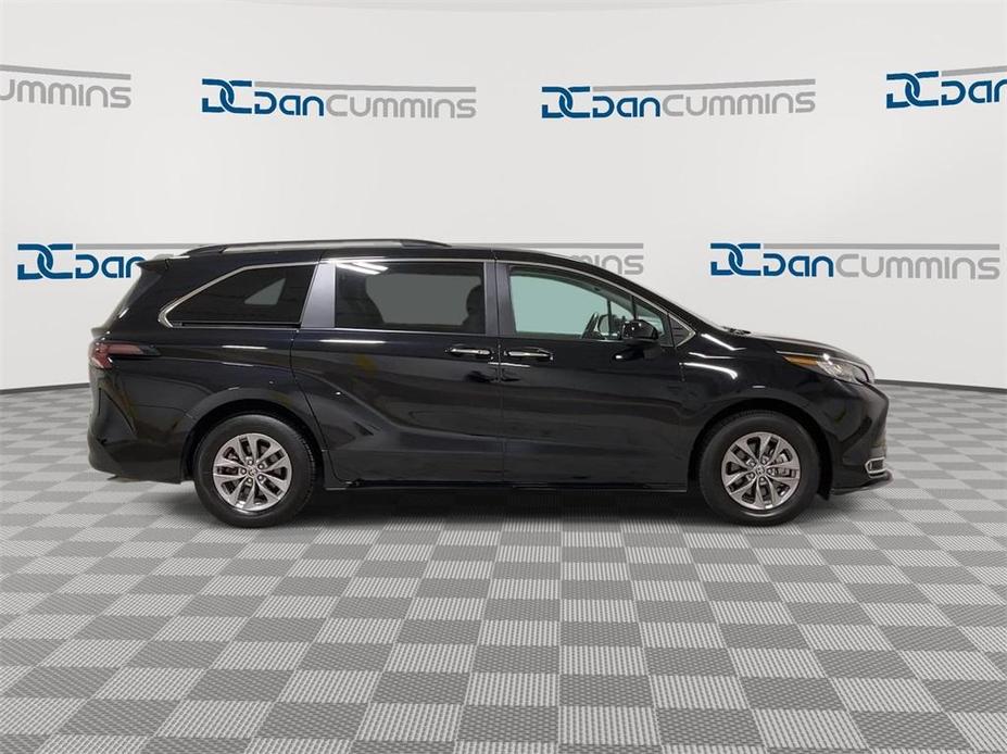 used 2023 Toyota Sienna car, priced at $39,987