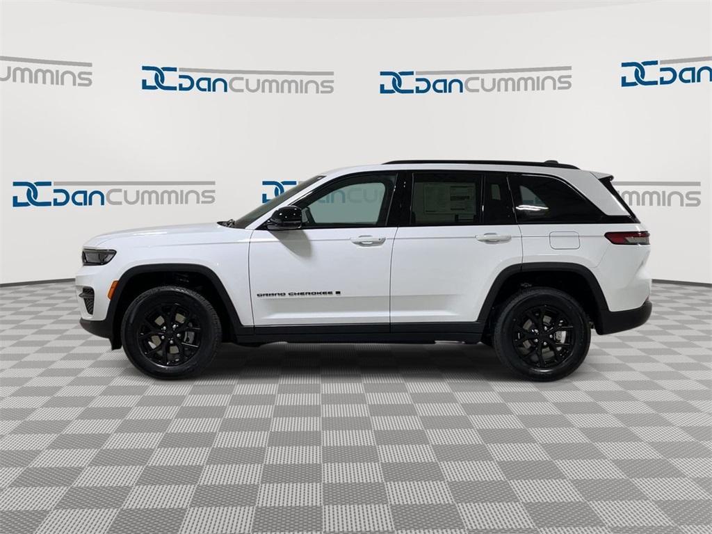 new 2025 Jeep Grand Cherokee car, priced at $41,895