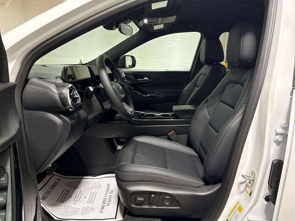 new 2025 Chevrolet Equinox car, priced at $30,745