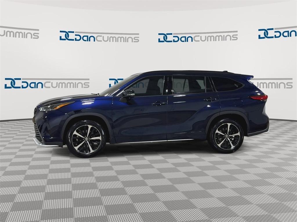 used 2021 Toyota Highlander car, priced at $25,987