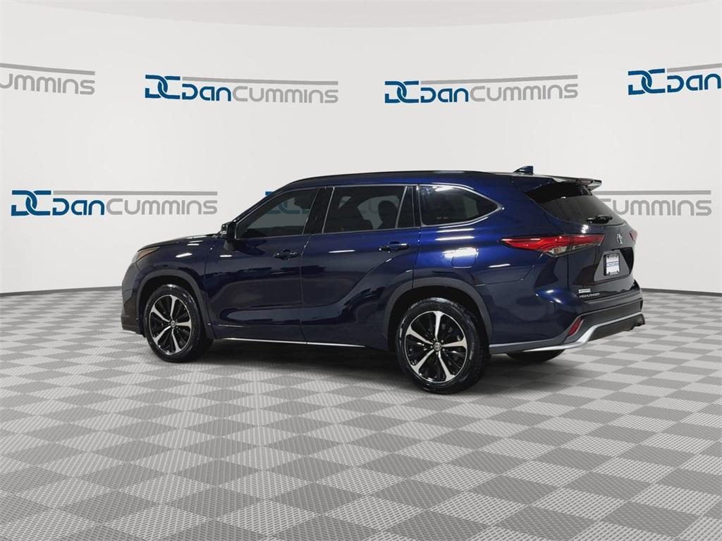 used 2021 Toyota Highlander car, priced at $25,987
