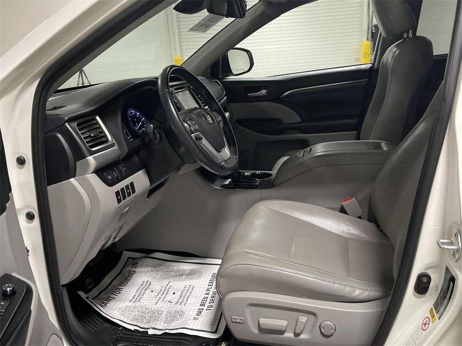 used 2019 Toyota Highlander car, priced at $25,587