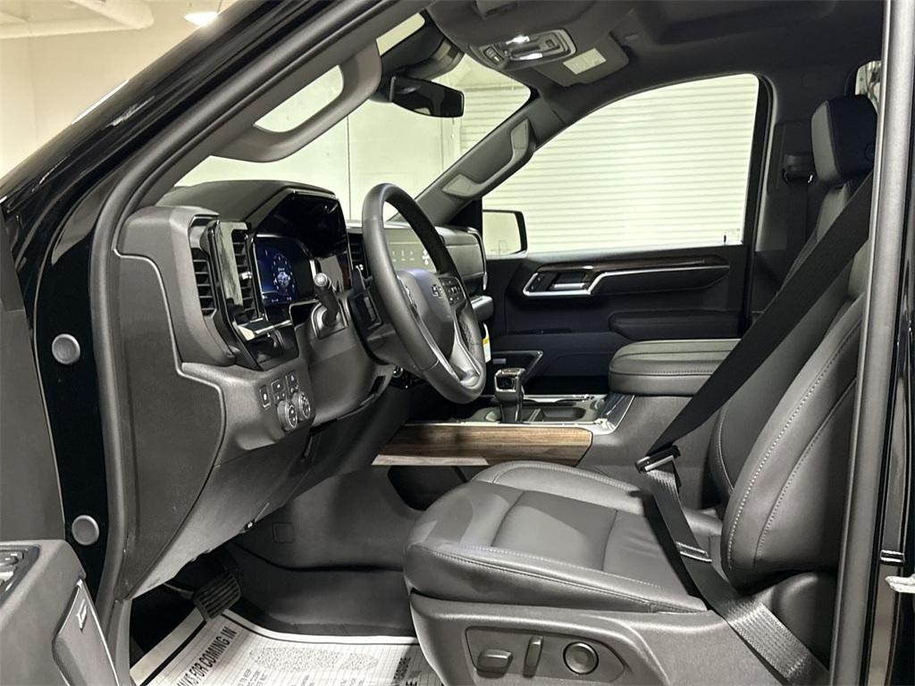 new 2025 Chevrolet Silverado 1500 car, priced at $52,123