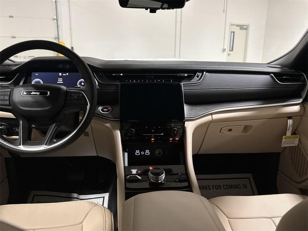 new 2025 Jeep Grand Cherokee L car, priced at $50,182