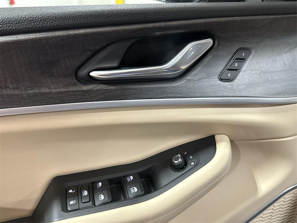 new 2025 Jeep Grand Cherokee L car, priced at $50,182