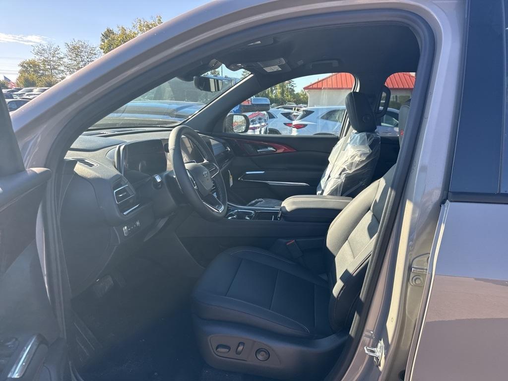 new 2026 Chevrolet Traverse car, priced at $50,412