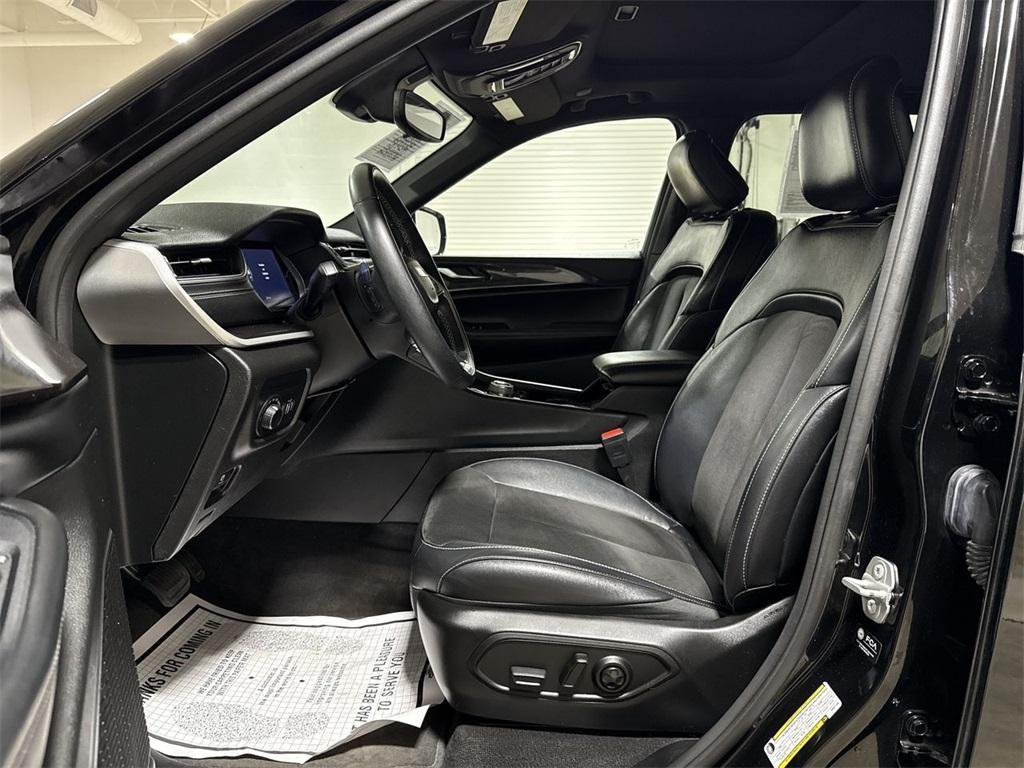 used 2022 Jeep Grand Cherokee car, priced at $32,587