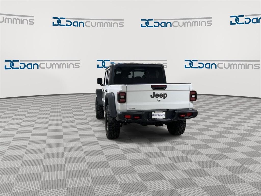 new 2024 Jeep Gladiator car, priced at $45,414