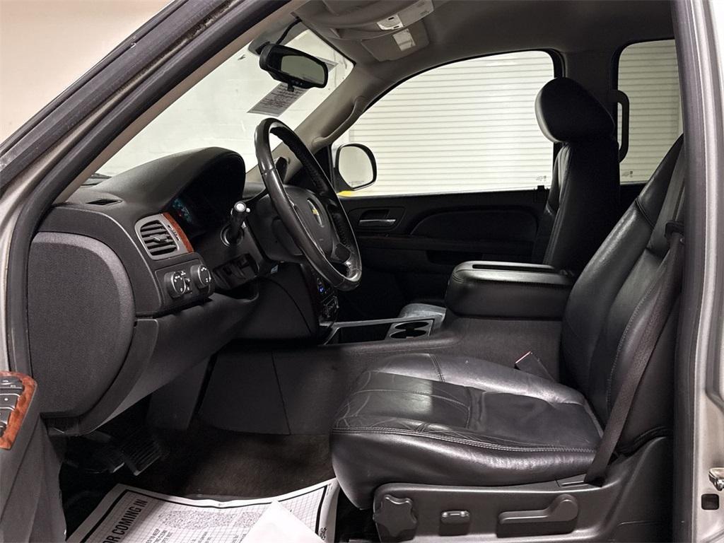 used 2010 Chevrolet Suburban car, priced at $4,900