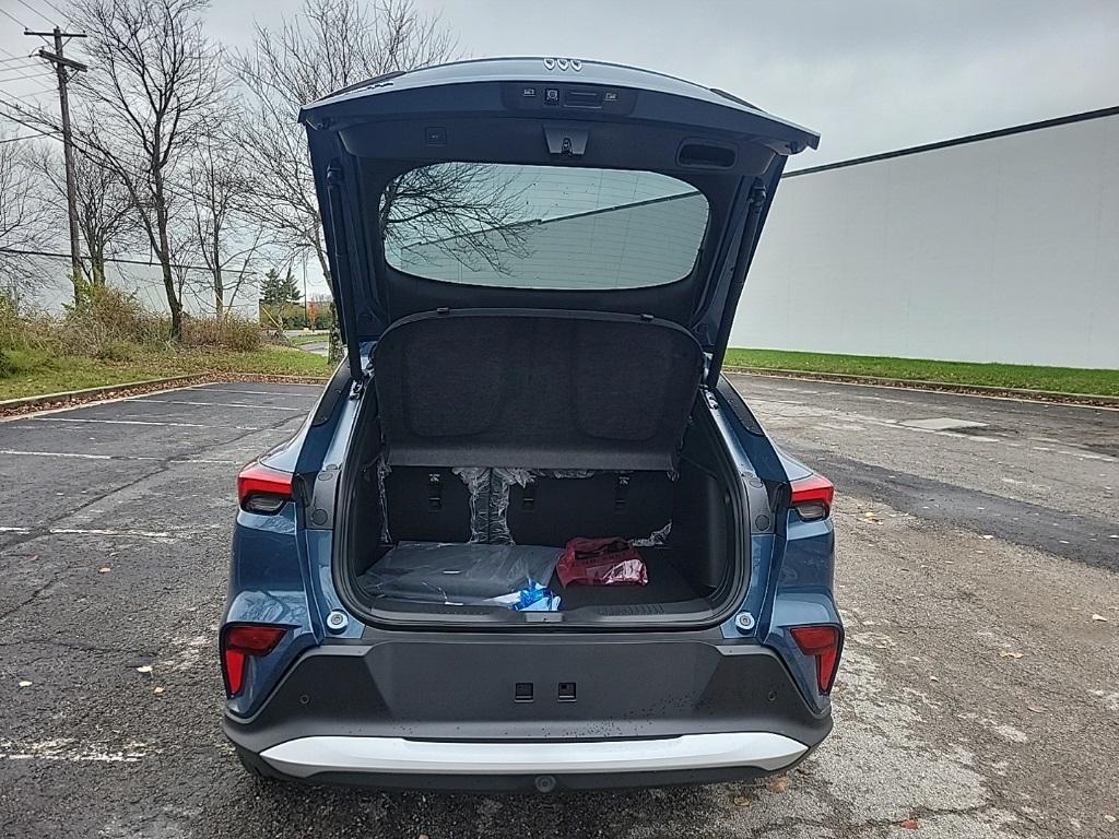 new 2025 Buick Envista car, priced at $25,885