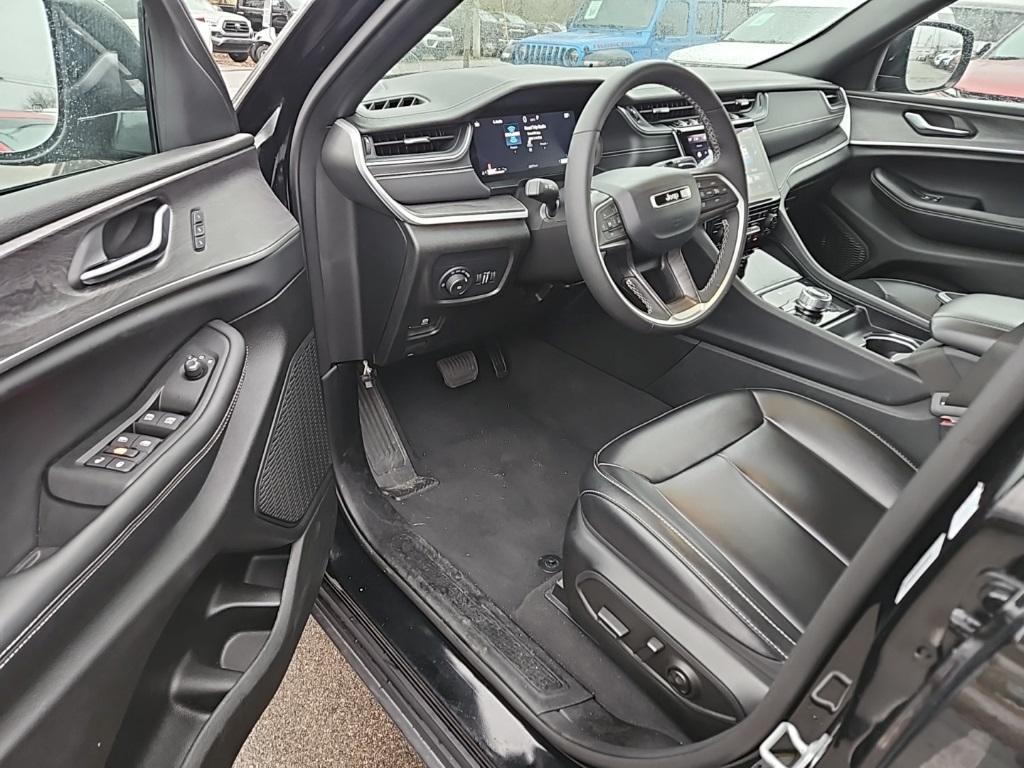 used 2024 Jeep Grand Cherokee car, priced at $34,380